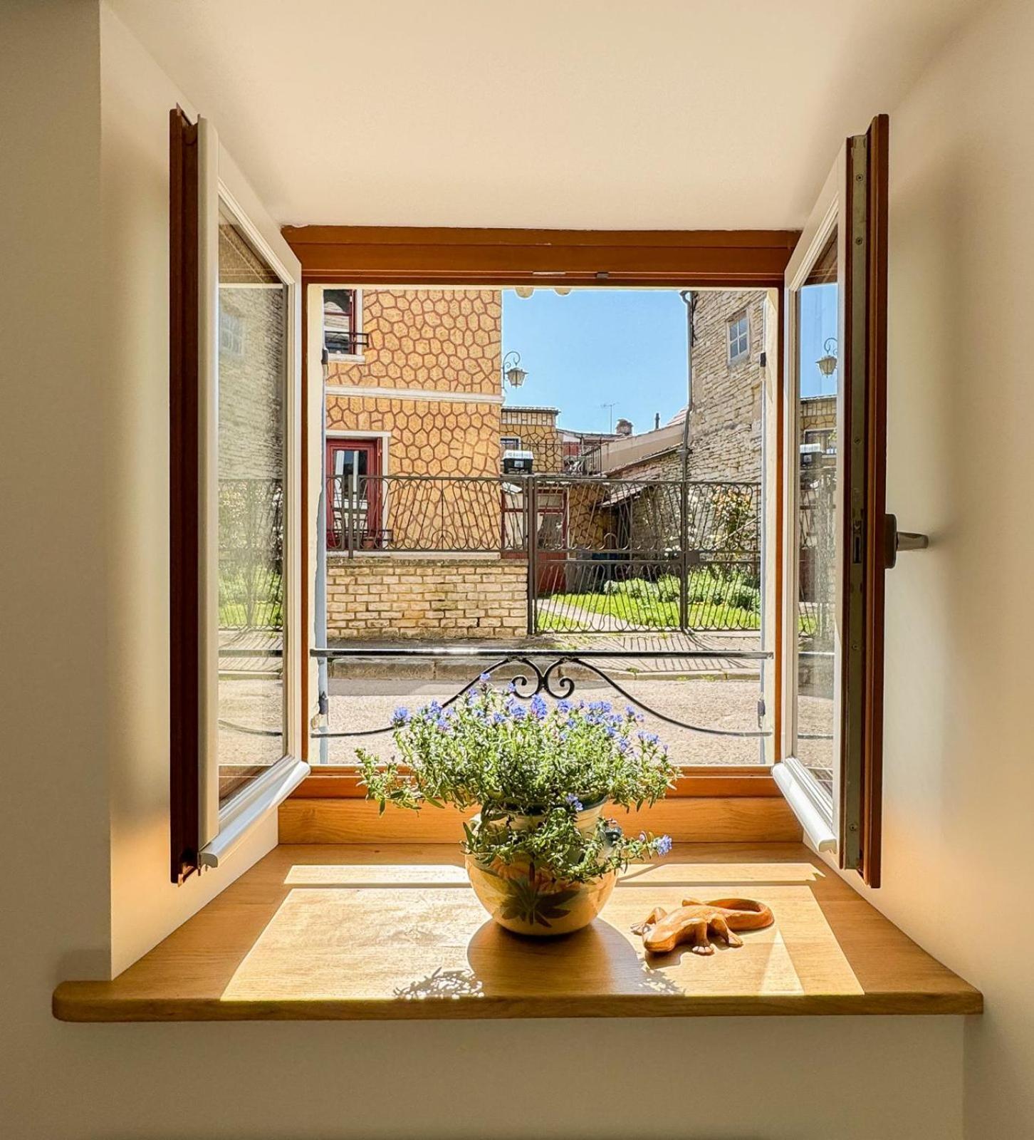 La Petite Maison Noyers-sur-Serein Esterno foto